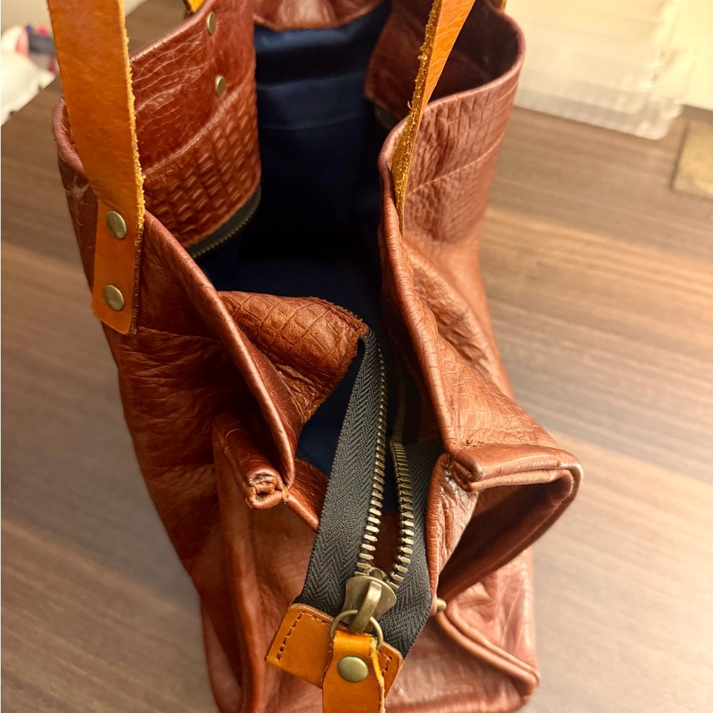 Parker Thatch Brown Leather Alligator Purse (2 Straps Included)